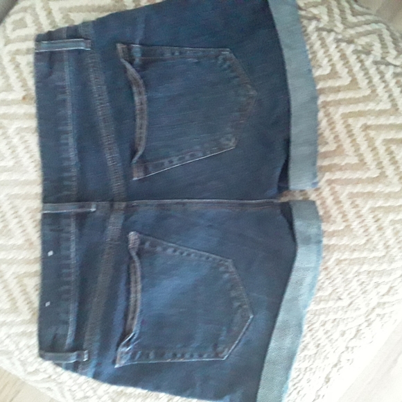 MADE AND LOVED LOFT SHORTS - Picture 2 of 5